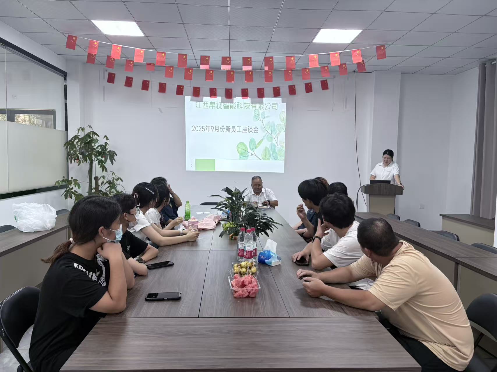 Inizia un nuovo viaggio | Il simposio sui nuovi dipendenti di Silk Optical si è concluso con successo