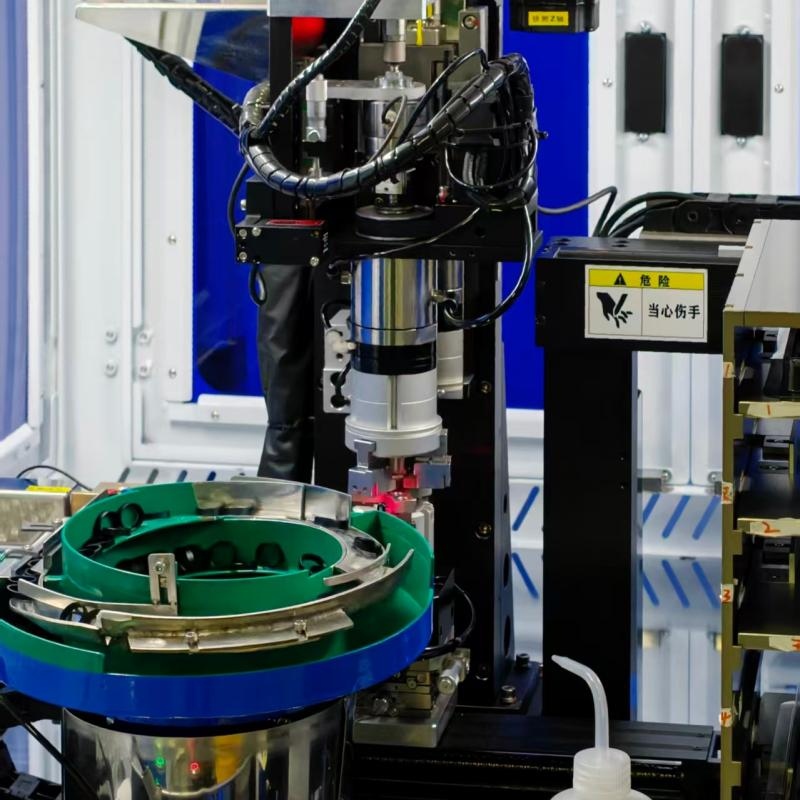 BOSHI Optical Technology conduce corsi di formazione sui processi di produzione per creare team di produzione professionali