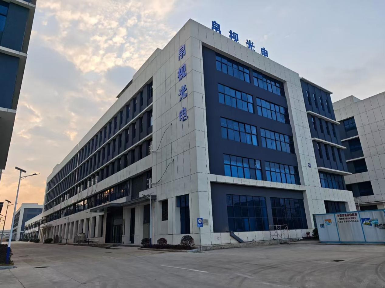 All’interno della nuova fabbrica di Boshi Optics nello Jiangxi: costruzione di una catena completa di produzione di lenti ottiche